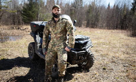 Bromo: Canadian hot bear Markus Kage and french otter Olivier Robert fuck ass after sucking dick outside