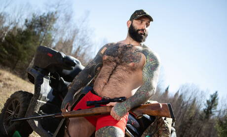 加拿大辣妹 Markus Kage 和法國水獺 Olivier Robert 在戶外吸吮雞巴後操屁股