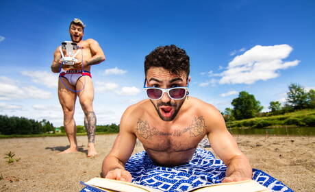 Le beau gosse canadien William Seed et le beau gosse américain Ian Greene dans une action de baise anale torride à la piscine