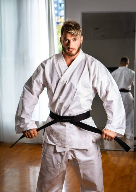 Men: Canadian hunky guy William Seed and american well-built Calvin Banks have a hot couple scene