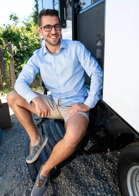 Men.com: Pretty american boys husky guy Lance Hart and beefcake Dante Colle in hot homosexual action outside