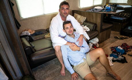 Pretty american boys husky guy Lance Hart and beefcake Dante Colle in hot homosexual action outside