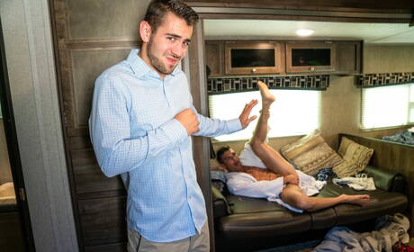 Pretty american boys husky guy Lance Hart and beefcake Dante Colle in hot homosexual action outside