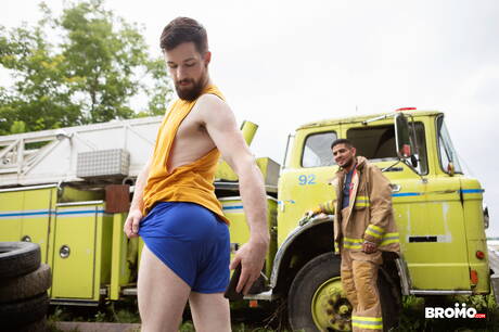 Bromo: Canadian muscular Thyle Knoxx and canadian tough guy Bo Sinn fuck ass after blowjob outdoor