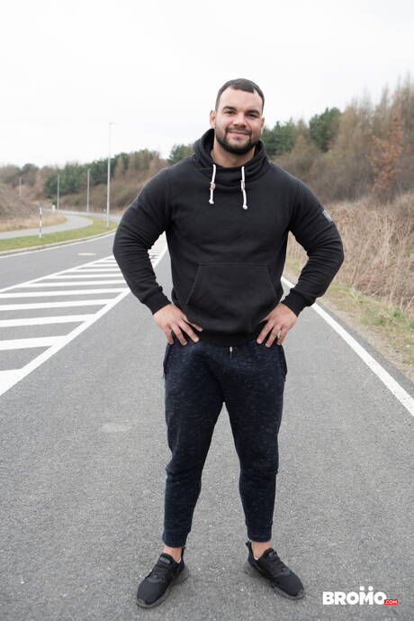 Two czech guys bodybuilder Ivo Kerk and hunky guy Istvan Rat in hot ass fuck action outdoor