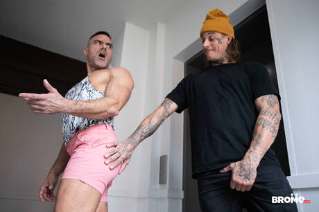 Canadian beefcake Manuel Skye and canadian strongman Bo Sinn in hot ass bang