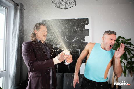 Canadian beefcake Manuel Skye and canadian strongman Bo Sinn in hot ass bang