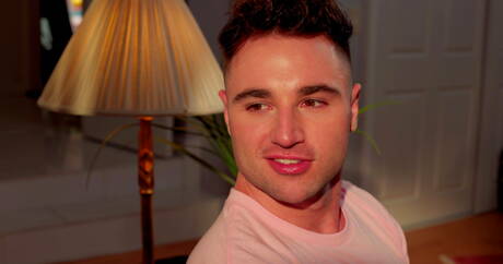 O musculoso britânico Michael Boston e o musculoso latino Joseph Castlian em uma foda anal gostosa ao ar livre