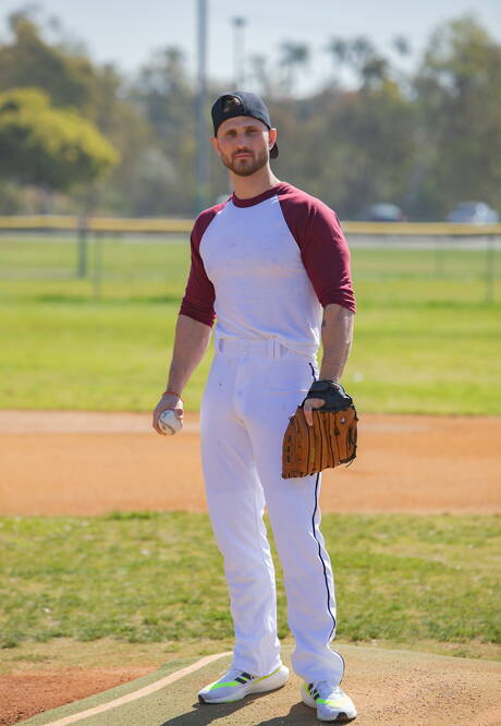 Nice american buddies superstud Masyn Thorne and bodybuilder Blain Oconnor fuck ass after sucking dick outdoor