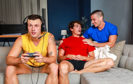 Les méchants Diego Daniels, Ryder Owens et Ben Masters ont un bon trio sexuel