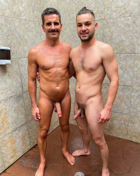 Johnny Rapid: Nice american buddies hunk Johnny Rapid and hunk Mitch Cox sucking and screwing each other in hot shower