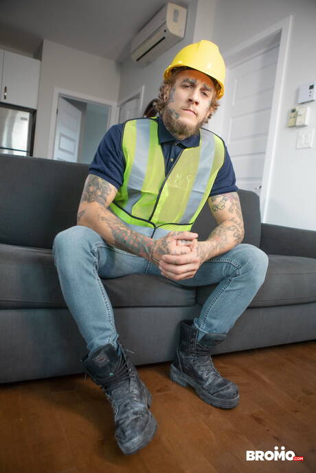 Bromo: Bo Sinn fuck young stud Benjamin Blue after hard working day