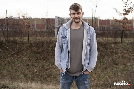 Sterke Ivan Jurdan en Tsjechische superstud Robbie Kasl neuken kont na blowjob