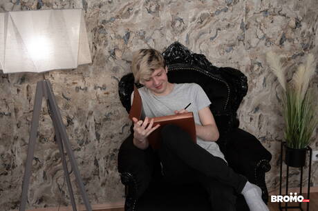 兩個捷克男孩 Josh Cavalin 和 Danny Torro 互相吸吮和操弄