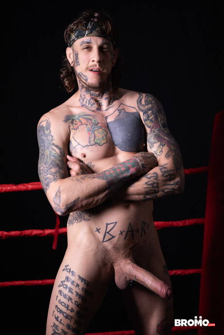 Canadian beefcake Bo Sinn and muscular Harvey Sid in hot anal sex