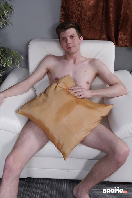 Los cachondos checos Denny Chris y Josh Cavalin tienen sexo en pareja