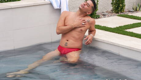 Two american guys superstud Cesar Xes and husky guy Fame in hot interracial anal sex at pool