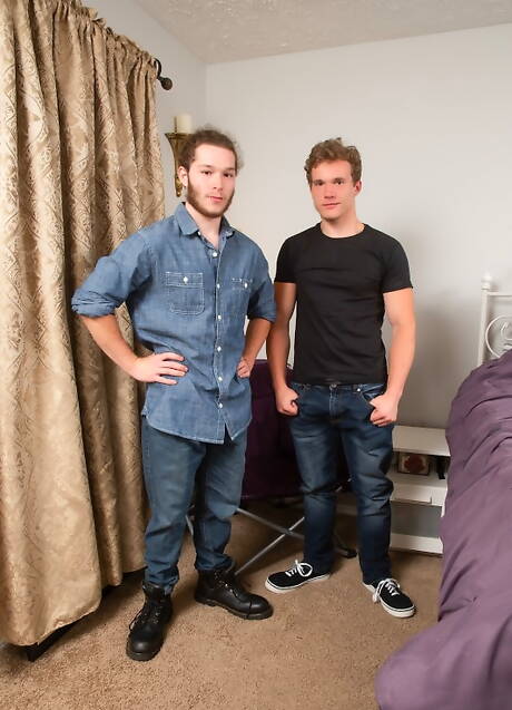 Gli amici focosi Jasmin Jai, Skyler Dee e Luke Roman in una scopata bisessuale