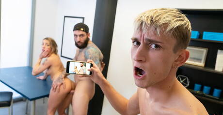 美麗的三人組 Shana Lane、Theo Brady 和 Tony Dangelo 享受雙性戀的樂趣