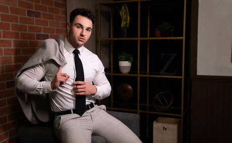 Sexy Aila Donovan, Roman Todd en Michael Boston in biseksuele trio-neuk