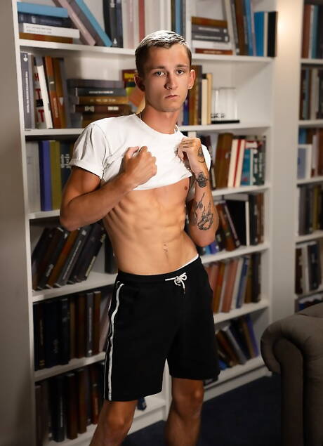 Hot Aften Opal、Theo Brady 和 Reese Rideout 享受雙性戀的快感