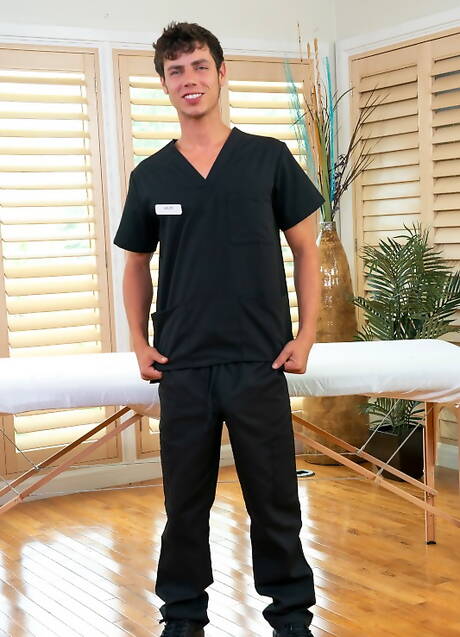 Horny friends Daizy Cooper, Kaleb Stryker and Wesley Woods have a threesome bi pleasure