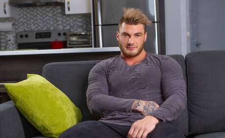 Das heiße Trio Brind Love, Thyle Knoxx und William Seed hat ein Dreier-Bi-Vergnügen