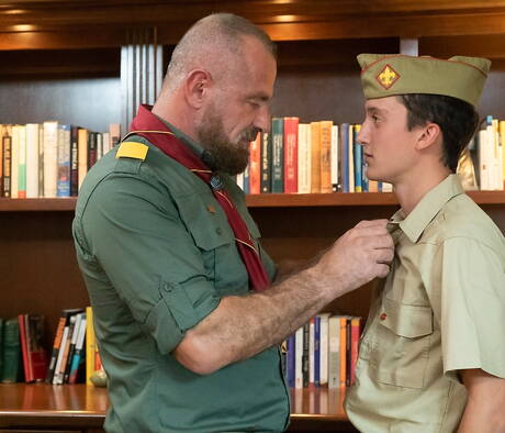 ドイツの毛深い熊フェリックス・カンプとアメリカ人の若い男ジャック・アンドラムのフェラチオシーン