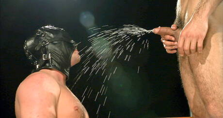 帥哥 Sami Damo 和美國健壯的 Tristan Phoenix 享受激情激情性愛