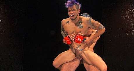 拉丁帥哥 Draven Torres 和美國健美男模 Spencer Reed 享受激情激情性愛