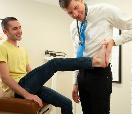 美國色情明星肌肉男 Legrand Wolf 和帥哥 Oliver James 激情演繹同性戀情