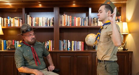 ドイツのゲイの巨漢フェリックス・カンプとアメリカ人の若い男マーカス・リバースのフェラチオシーン