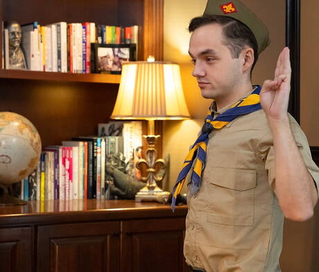 ドイツのゲイの巨漢フェリックス・カンプとアメリカ人の若い男マーカス・リバースのフェラチオシーン