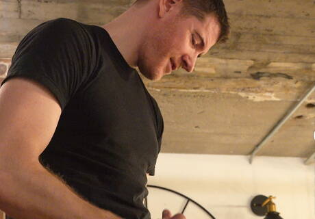 性感的美國男人 Legrand Wolf 和帥哥 Austin Young 展開火辣的同性戀行為