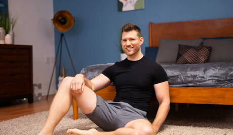 ホットなアメリカ人、スーパースタッドのリッキー・ドノヴァンと筋肉質のケーデン・ジャクソンが尻を掘る