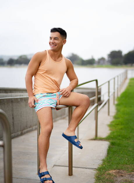 American stud Jc get naked and showing his ass in the pool