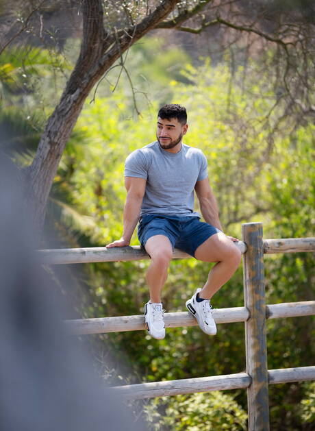 Bodybuilder Mateo Jerez teasing his dick outdoor