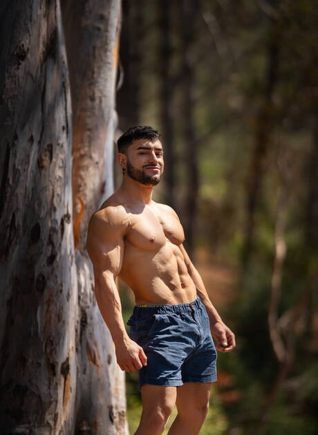 Bodybuilder Mateo Jerez teasing his dick outdoor