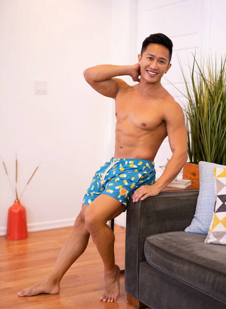 Dale en de Amerikaanse stier Kyle Fletcher hebben een hete seksdate