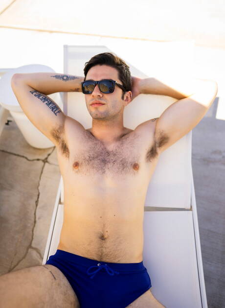 Nicky, Josh, Phillip, Casey w scenie gangbang przy basenie