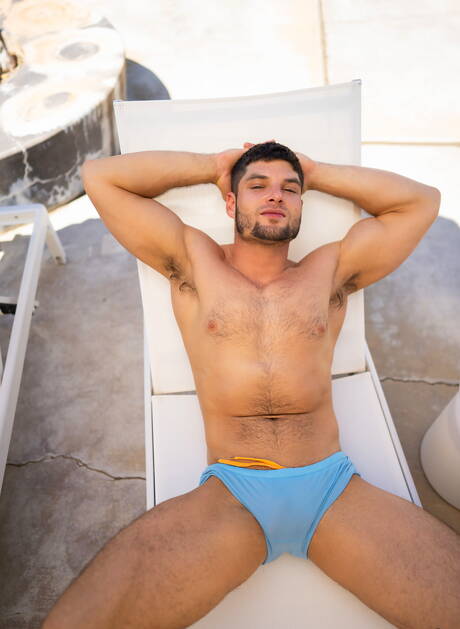 Nicky, Josh, Phillip, Casey w scenie gangbang przy basenie