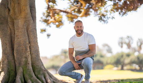 Brogan e lo stallone americano Vin Roxx si scopano il culo dopo aver succhiato fuori