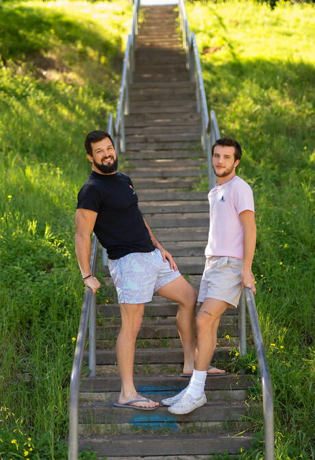 Gorący amerykańscy faceci, muskularny Brysen i wydra Griffin Barrows uprawiają dobry seks na świeżym powietrzu