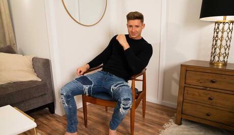 Beefcake Archie and beefy Max Campbell in hot anal sex