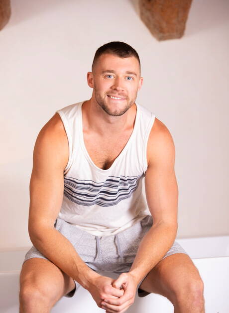 Sean Cody: Sexy buddies Justin, Bart Cuban and Ethan Opry have a good threesome sex in bathroom