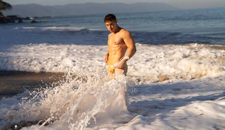 Young and muscle studs have a threesome sex on vacations