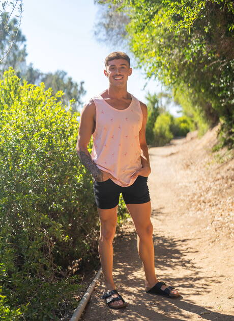 Sean Cody: Tough guy Devy and beefcake Phoenix have anal sex outside