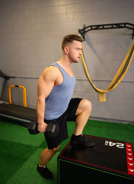 Amerikaanse gespierde Johnny Donovan en hengst Dale poseren naakt en laten hun kont zien