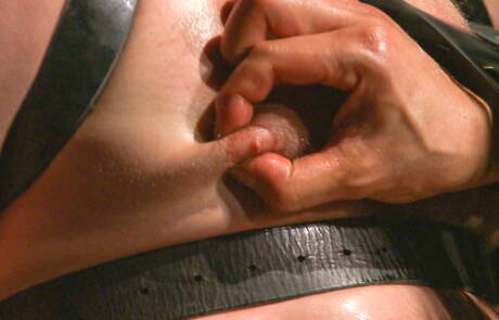 American hairy stud Abel Archer loves bondage