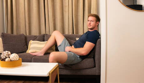 アメリカの有力者ジャックス・ヘイズとジェイク・クレリンがチンポをしゃぶった後にセックスする